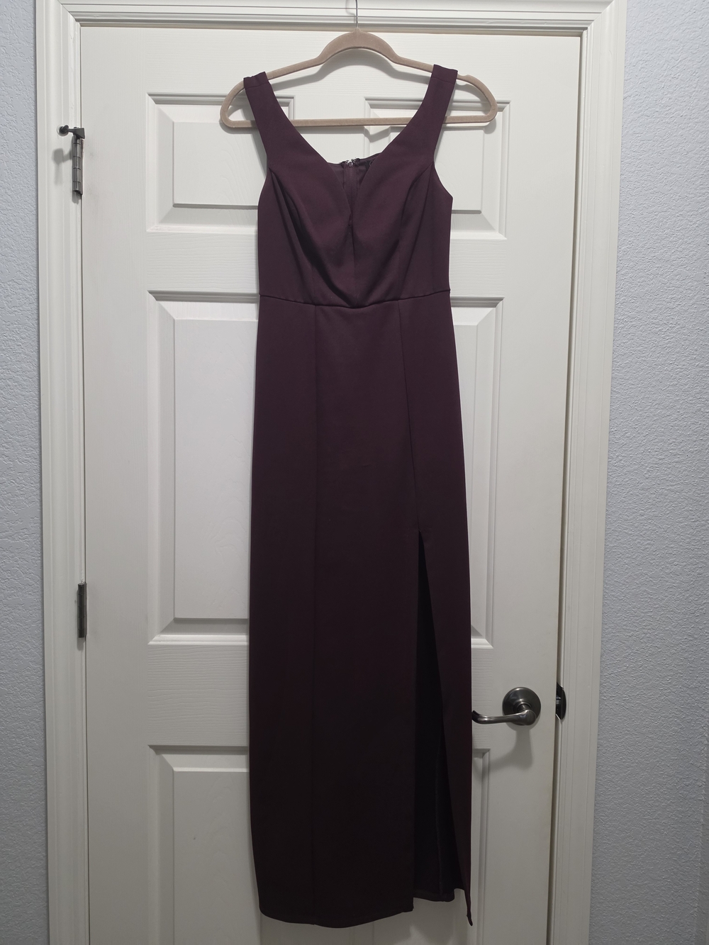 Speechless Brand Juniors Size 5 Sleeveless Maxi Dress in Plum With Slit Like New